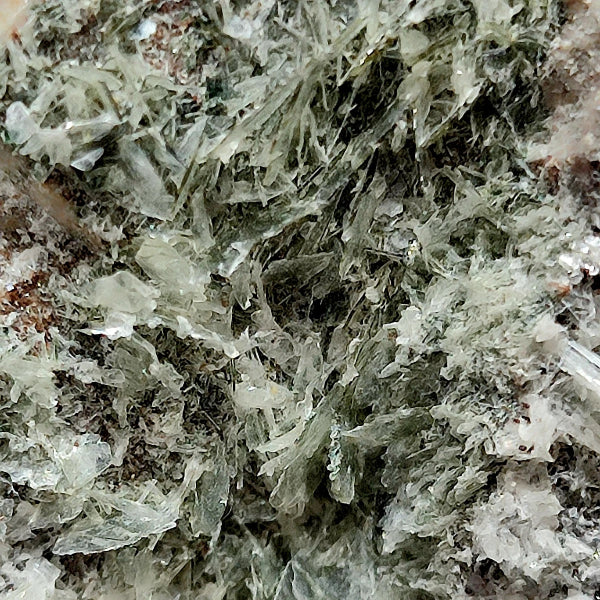 Granate Var. Hessonita, Diopsido