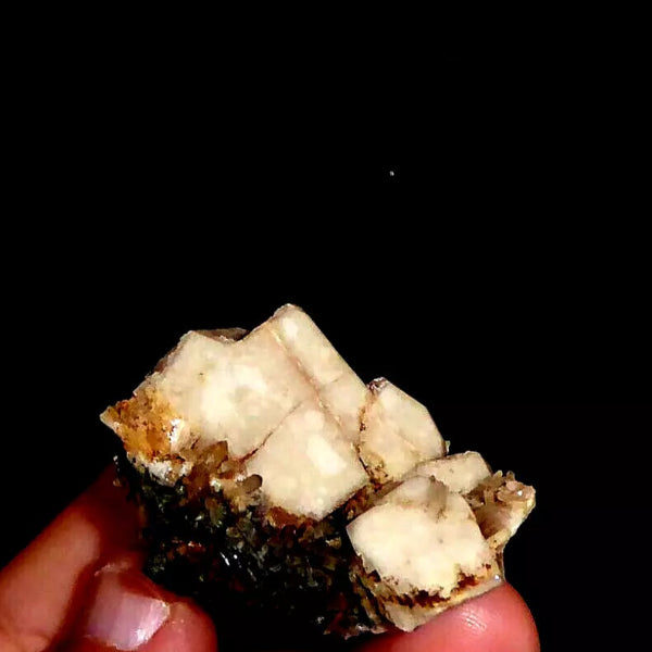 Aegirine, Quartz, Zircon, Microcline
