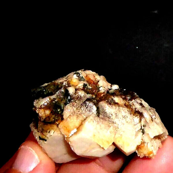 Aegirine, Quartz, Zircon, Microcline