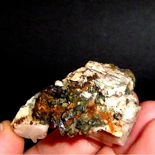 Aegirine, Quartz, Zircon, Microcline