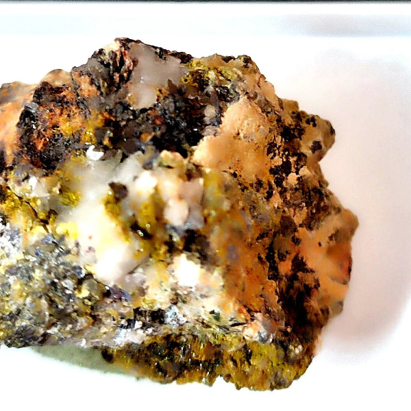 Manganbabingtonite, Johannsenite, Quartz