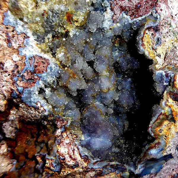 Cuarzo Var. Amatista, Riolita