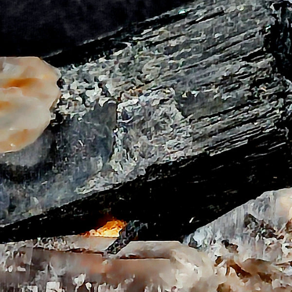 Hialita Var. Ópalo, Topacio, Cuarzo, Turmalina