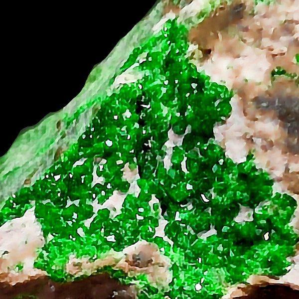 Uvarovita Var. Granate