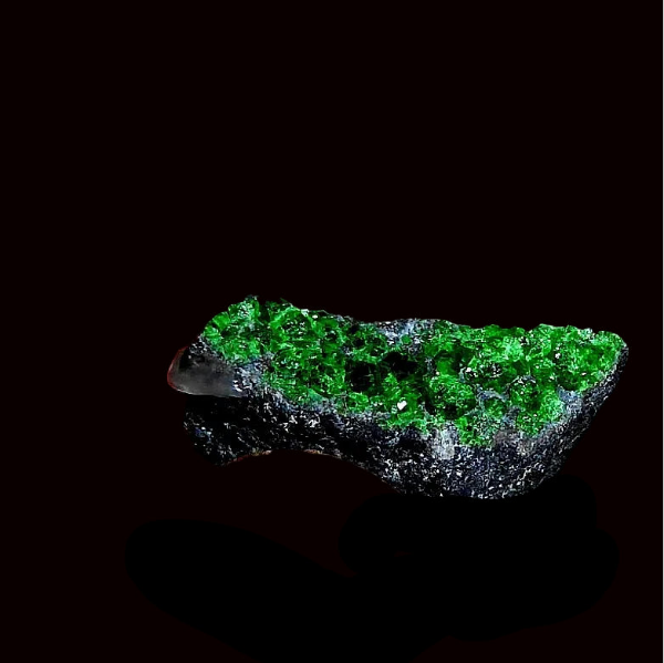 Uvarovita Var. Granate