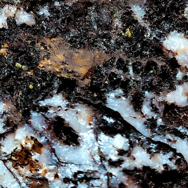 Campilite var. Mimetite, Cerussite