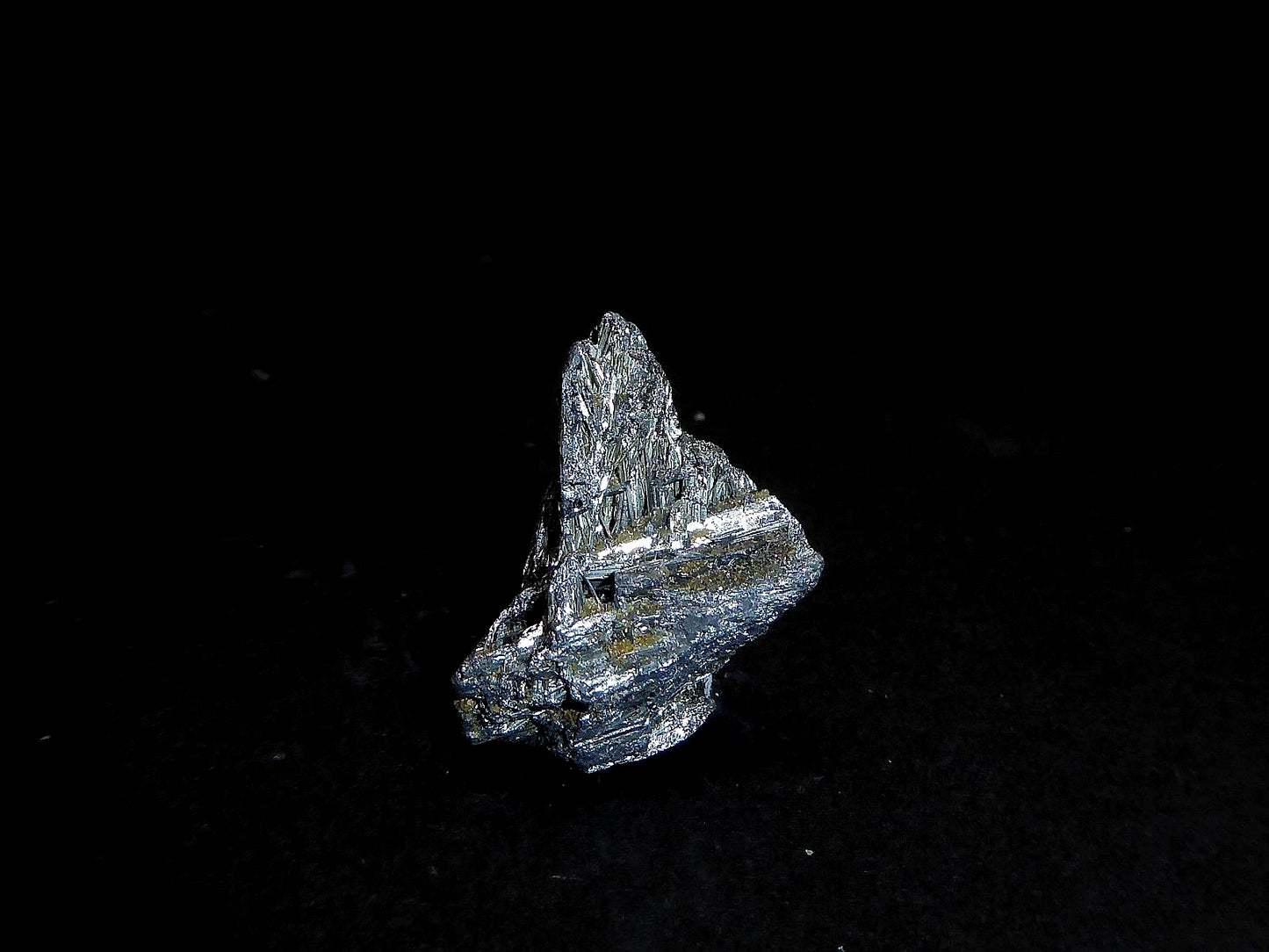 Antimonita / Estibina, Siderita