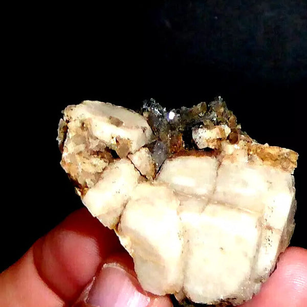 Aegirine, Quartz, Zircon, Microcline