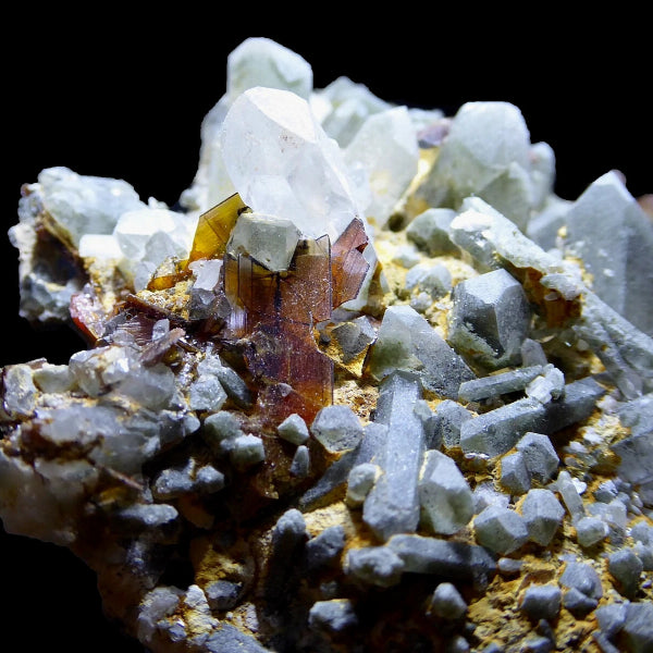 Brookite, Quartz