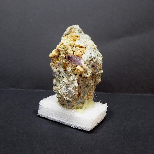 Cuarzo Var. Amatista, Ankerita, Calcita