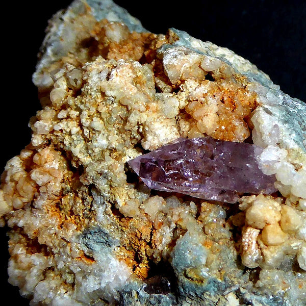 Cuarzo Var. Amatista, Ankerita, Calcita