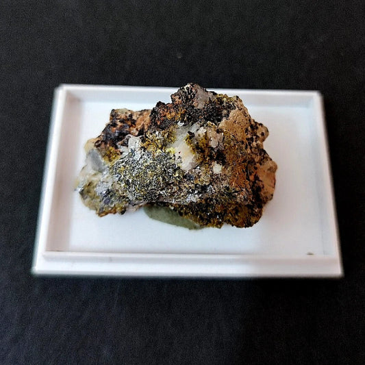 Manganbabingtonite, Johannsenite, Quartz